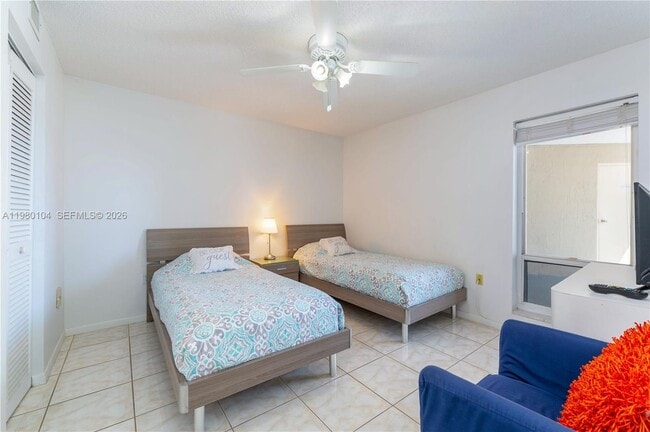 Building Photo - 17801 N Bay Rd