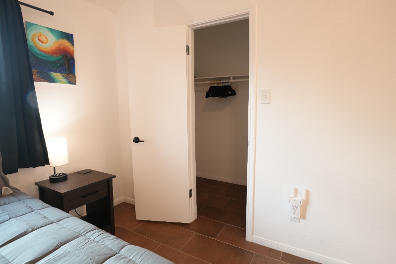 Building Photo - 804 Sylvia Ln