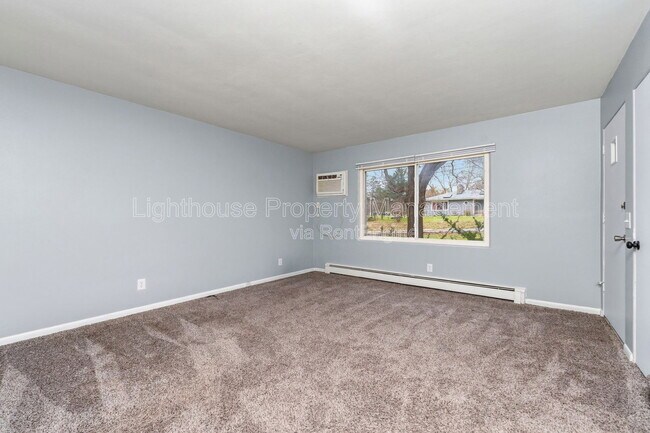 Building Photo - 1926 Sunnyside Dr