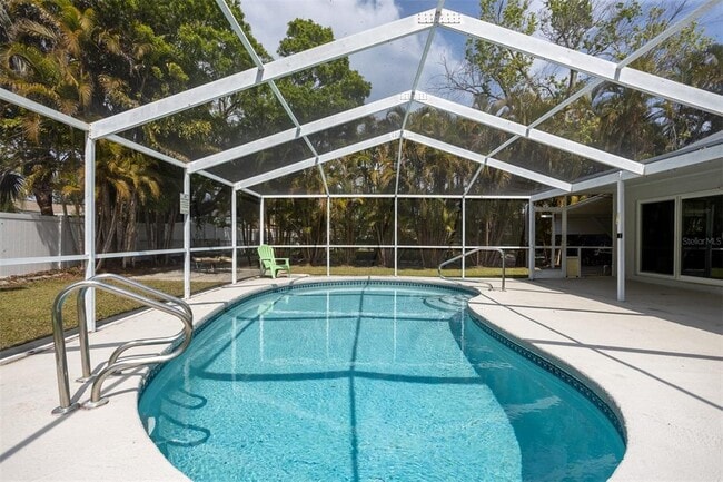 Building Photo - 711 Bayshore Dr