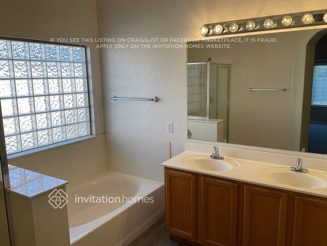 Building Photo - 7940 E Caballero St