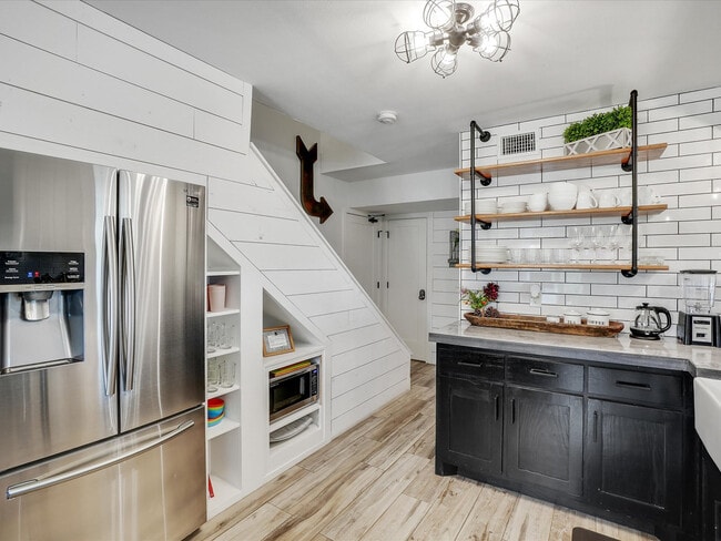 Building Photo - 1400 Shadow Brook Trail