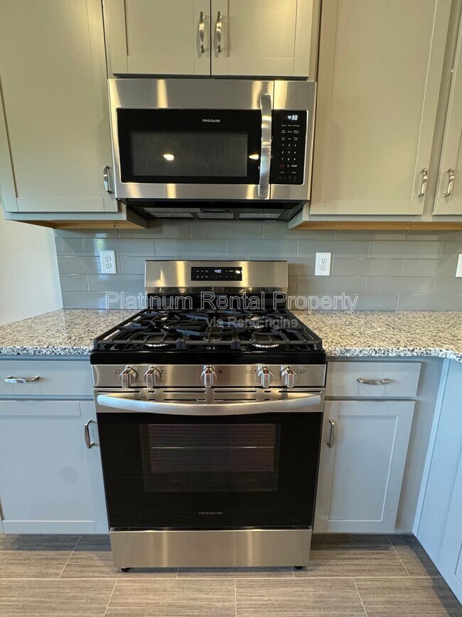 Building Photo - 1088 Chastain Dr