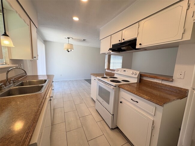 Building Photo - 2502 Marble Falls Dr
