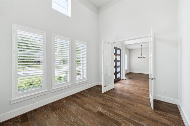 Building Photo - 626 Attingham Dr