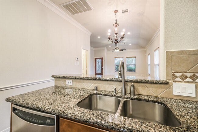 Building Photo - 3521 Clearview Cir