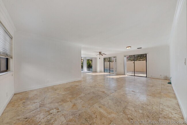 Building Photo - 476 NW 38th Terrace