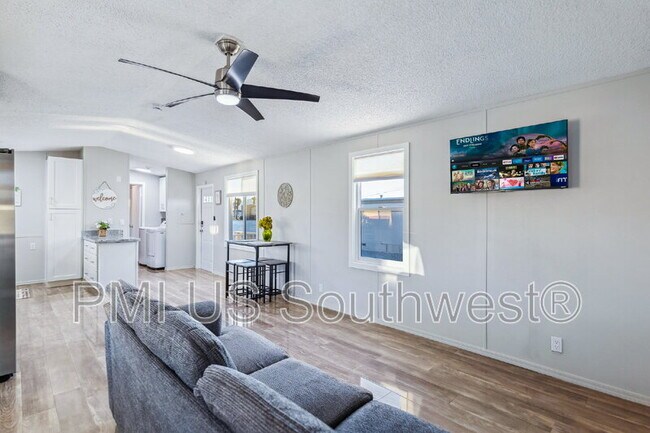 Building Photo - 437 Riverfront Dr