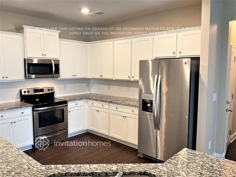 Building Photo - 5381 Roberta Crossing Dr