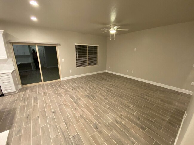 Building Photo - Wonderful 3 Bedroom Townhome. Water, sewer and garbage included.