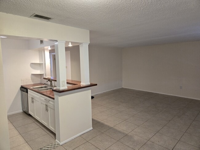 Building Photo - 379 79th Ave NE