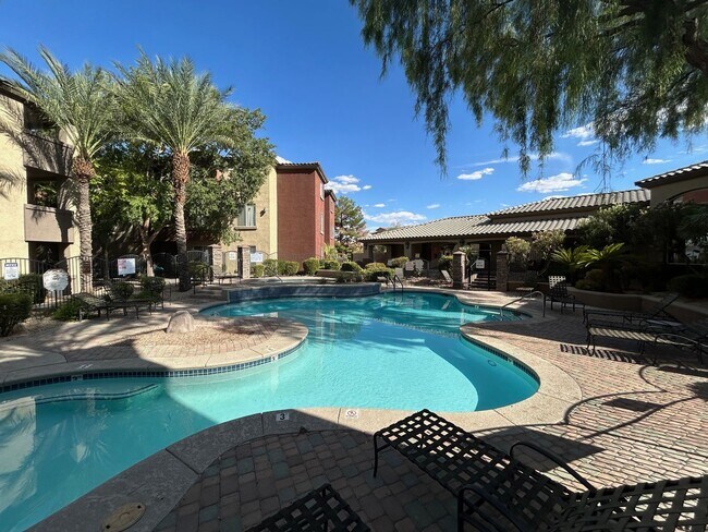 Building Photo - 2 BEDROOM / 2 FULL BATHROOMS LOCATES ON JO...