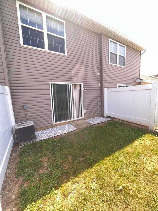 Building Photo - 5171 Mantua Dr