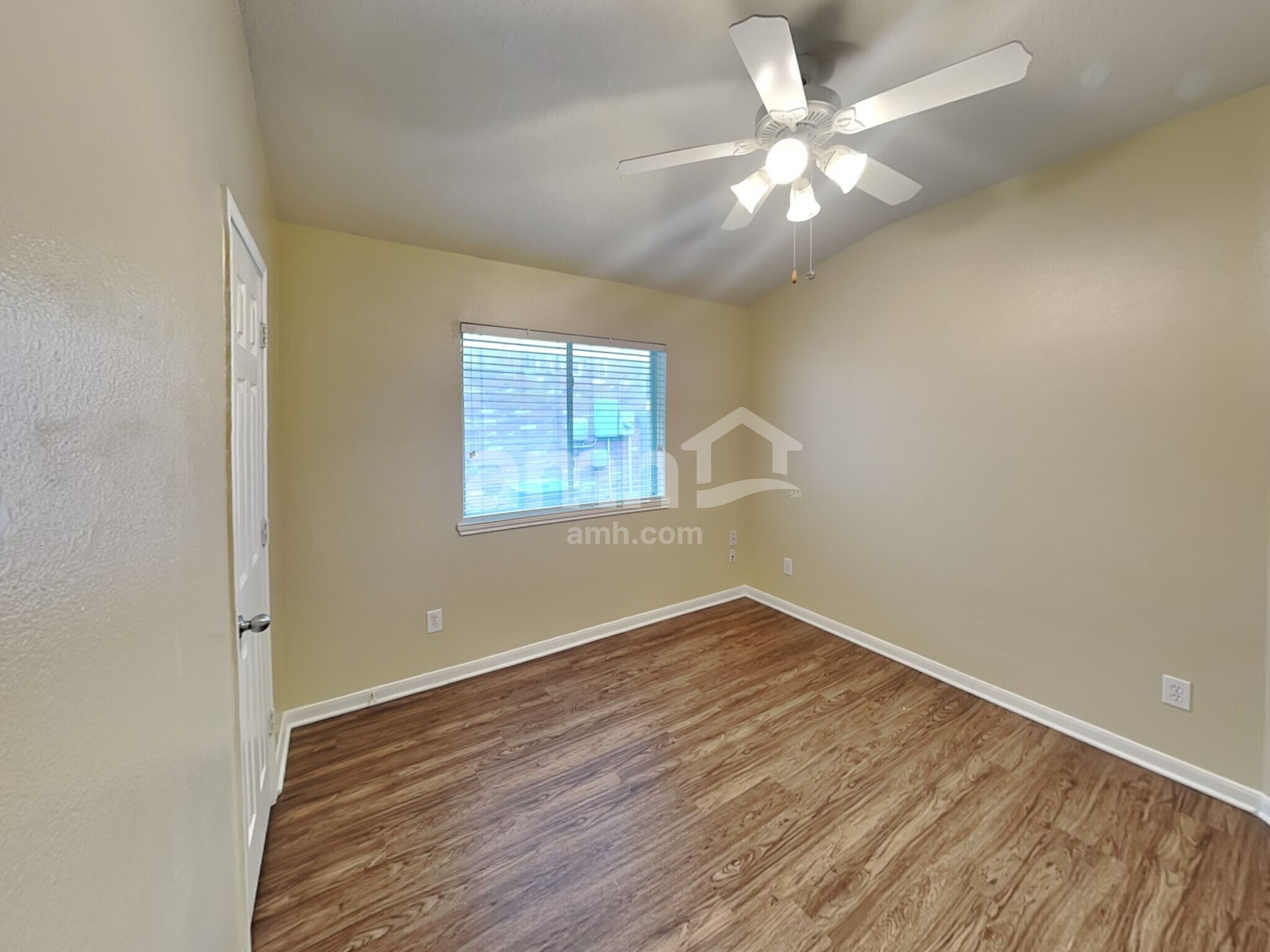 Building Photo - 23511 Hidden Maple Dr