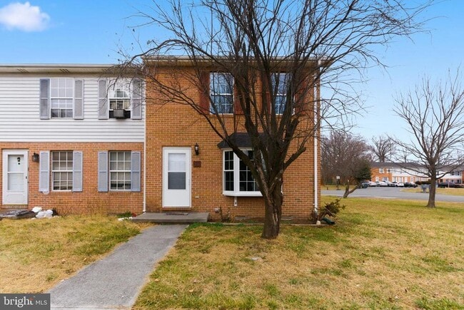 Building Photo - 233 Nottoway Dr