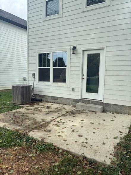 Building Photo - 744 Gracey Ave