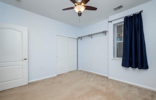 Building Photo - 920 Southmoor Dr