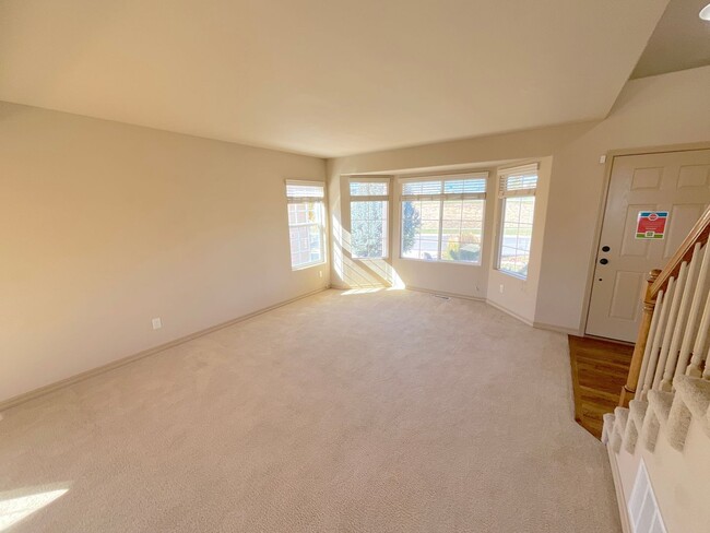 Building Photo - 4 Bedroom Home Available Near Barnes Rd & ...