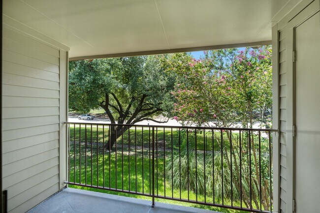 Building Photo - 2120 El Paseo St