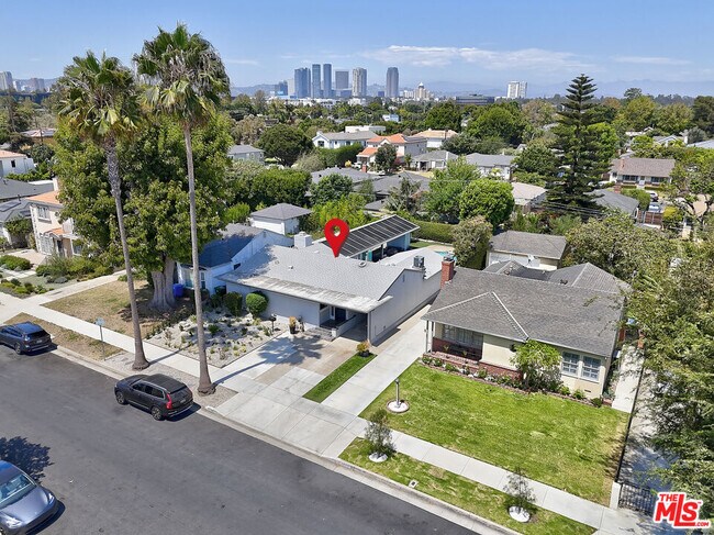 Building Photo - 2672 Veteran Ave