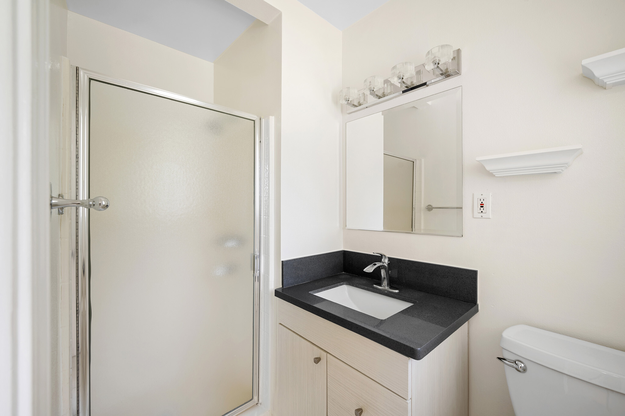 Building Photo - 3805 Los Olivos Ln