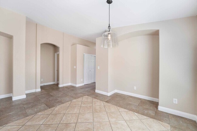 Building Photo - Gorgeous Mountains Edge Pool Home For Rent !