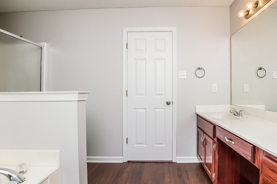 Building Photo - 7722 Pin Cove