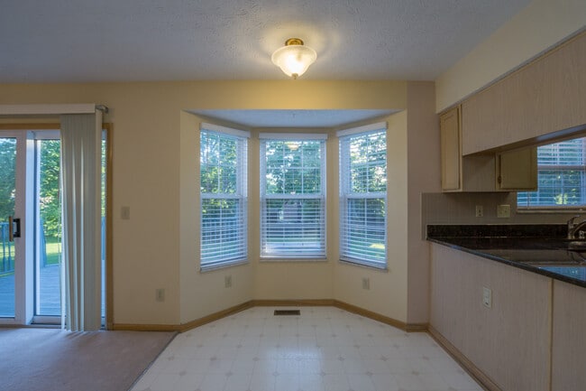 Building Photo - 6657 Delburn Ct