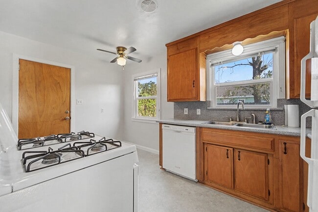 Building Photo - CHARMING 2bed 1 Bath Marysville