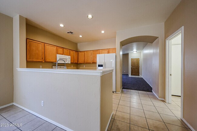 Building Photo - 44115 Askew Dr