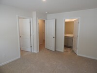 Building Photo - 500 Oakmont Valley Trl