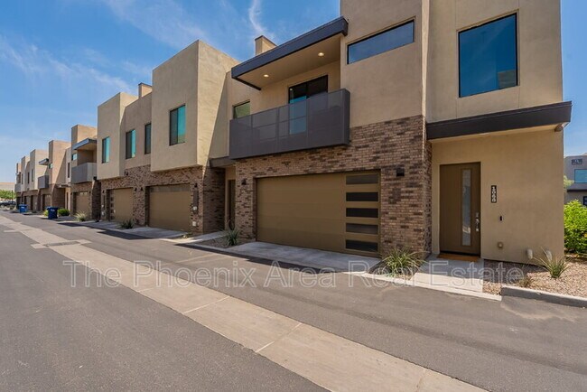 Building Photo - 901 S Smith Rd