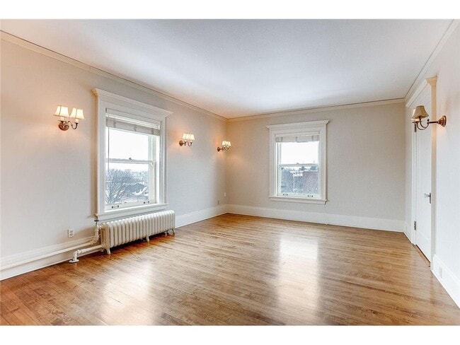 Building Photo - 808 Summit Ave