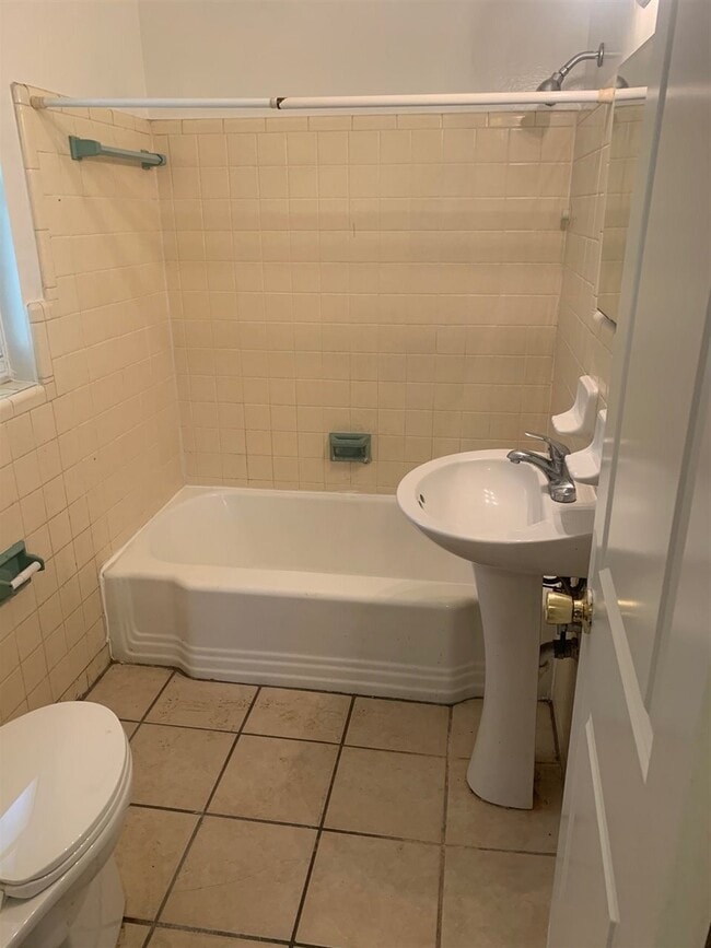 Building Photo - 712 Coble Dr