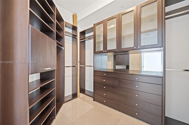 Building Photo - 16051 Collins Ave