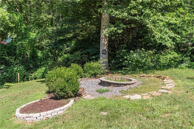 Building Photo - 9630 Pine Thicket Way
