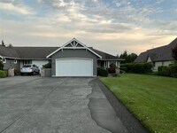 Building Photo - 219 W Maberry Dr