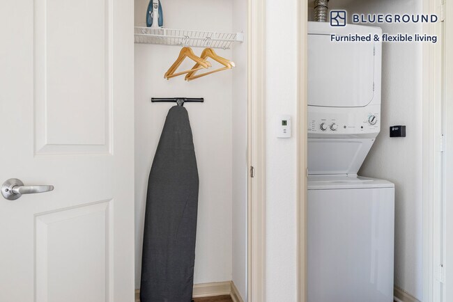 Building Photo - 501 Murphy Ranch Rd