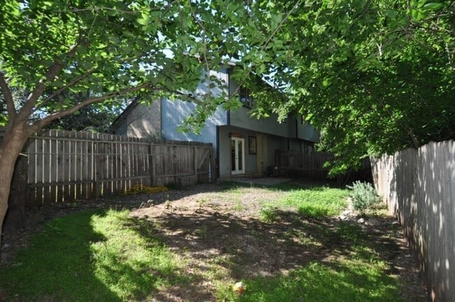 Building Photo - 2901 Burning Oak Dr