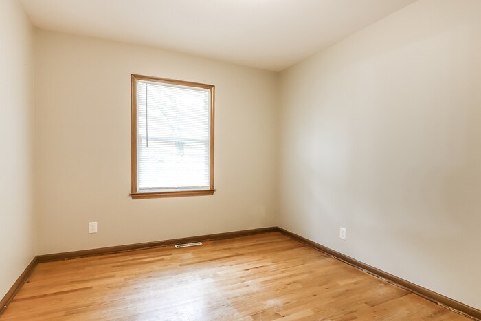 Building Photo - 8405 Everett St