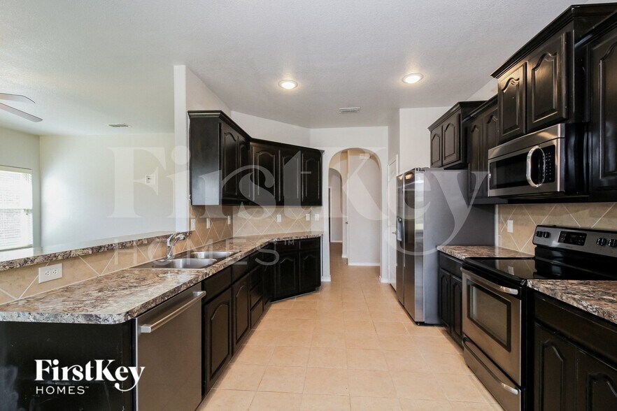 Building Photo - 5134 Mountain View Dr