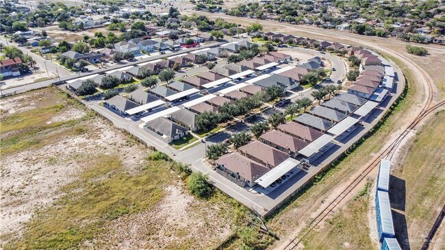 Building Photo - 12 Lotto Ln