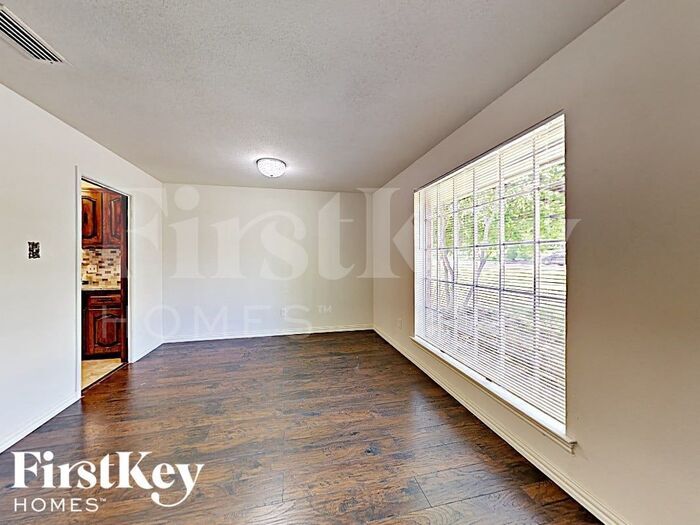Building Photo - 114 Bailey Dr