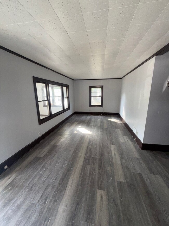 Building Photo - 1227 Fairview Ave