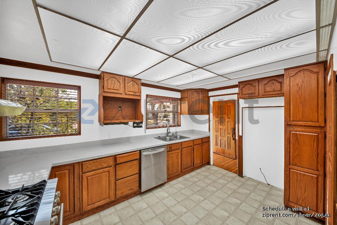 Building Photo - 10932 La Cima Dr