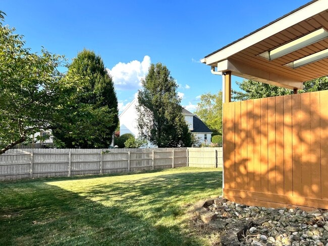 Building Photo - 1330 Pannelly Pl