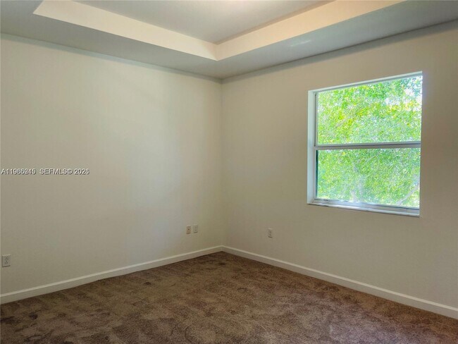 Building Photo - 1695 SE 27th Rd