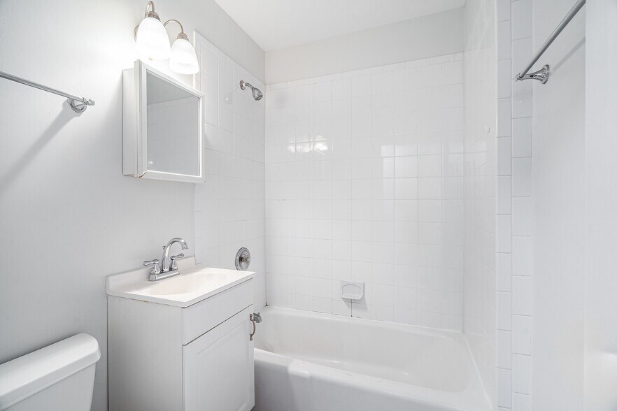Bathroom - 18 Fairfield Ave