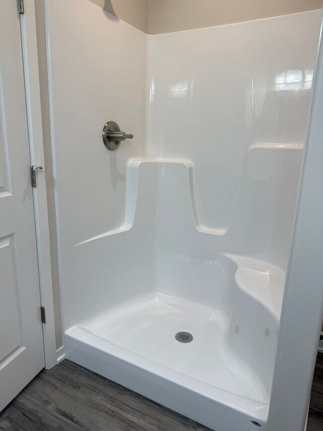 Building Photo - Brand New 2 bed/2.5 bath ranch townhome