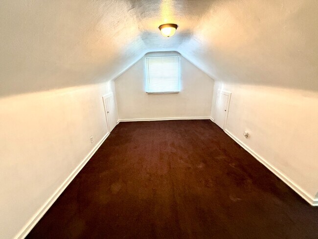 Building Photo - 1406 Kipling Dr